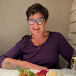 Suzanne Plott - @suzanne.plott - Instagram