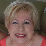 Suzanne Potts - @suebreteuil - Instagram