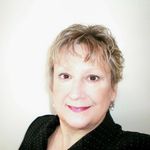 Suzanne Sheffield - @suzannesheffield - Instagram