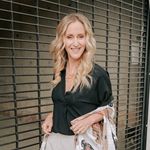 Suzanne Smith - @suziinstyle - Instagram