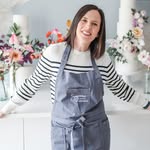 Suzanne Esper | Wafer Paper & Sugar Flower Tutor - @suzanneespercakeschool - Instagram