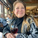 Suzanne Tansey - @bougiewithsuzie - Instagram
