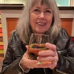 Suzy Johnston Burhart - @comsuzy.john1 - Instagram