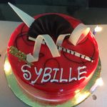 Sybille - @sybil_b_john - Instagram