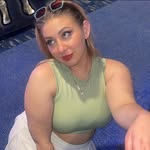 Sydney Lambert - @bubblytheatre - Instagram