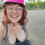 Sydney Leonard - @sydneylearns2skate - Instagram