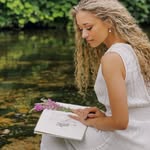 Tamára Reads - @readstamara - Instagram