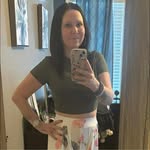 Tara Allison - @king.pen.pugs - Instagram