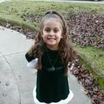 Tara Comer-Avila - @takingsfan - Instagram