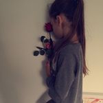 tara hoffmann - @0tlicorne - Instagram