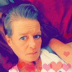 Tara Holman - @squeaky1970 - Instagram