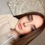 Tara Lester - @taraalouxo - Instagram
