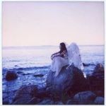 Tara Lloyd - @t_dot_angel - Instagram