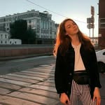 Aryn Snedeger - @aryn_snedegerg - Instagram