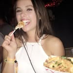 Taylor Betts - @t_betterthanyourfood - Instagram