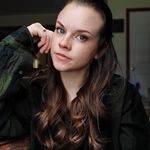 Taylor Burleigh - @auntie__tay - Instagram