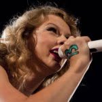 Taylor Swift - @taylorfearlessspeakred - Instagram