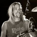 Rest in Peace Taylor Hawkins🕊🖤 - @taylor.hawkins.memorial - Instagram