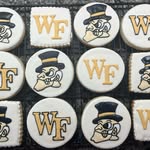 Taylor McLemore - @tays_custom_cookies - Instagram