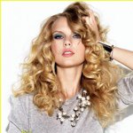 Taylor Monk - @speaknowswifties - Instagram