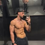 Taylor Neale - @trekwithtay - Instagram
