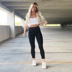 Taylor Reis - @taylorreiswellness - Instagram