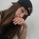 Taylor Saville - @taylor22.makes.you.rich - Instagram