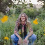 Taylor Lee 🧭 Guide on the Journey to Self - @taylorleelifecoach - Instagram