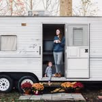 Taylor + Whitney + Asher - @throughtheisaacs - Instagram