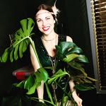 Taylor Whitney - @botanyandbooze - Instagram