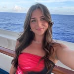 taylor - @tayloryount - Instagram