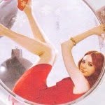 amy pond + rose tyler - @thewolfwhowaited - Instagram