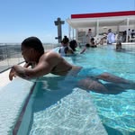 Terence Bailey Jr. - @hola_mister_guapo - Instagram