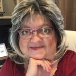 Teri Hanson - @thecoveredchipboard - Instagram