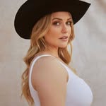 Terra - @terr.ajames - Instagram