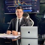 Crypto 𝑻𝒓𝒂𝒅𝒆𝒓 | 𝑺𝒍𝒆𝒆𝒑 & 𝑻𝒓𝒂𝒗𝒆𝒍 - @christopher.terrence_ - Instagram