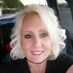 Terri Moyer - @queenie2477 - Instagram