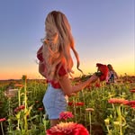Tess Decker | Small Business Owner - @guidinglight.art - Instagram