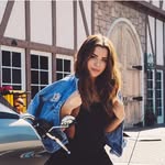 Tessa Brooks - @bubblesxtessa - Instagram