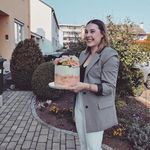 Thea / Baker - @tortenthea - Instagram