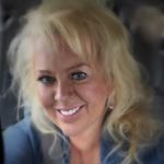 Theresa Lear - @trixielovesart - Instagram