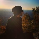 Theron Davis - @thewanderinghobbitt - Instagram