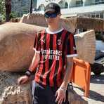 Thomas Birch - Facebook
