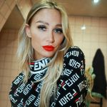 @tinaarmesia_45 - Instagram