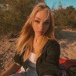 Kristina - @tinanessiebooo - Instagram