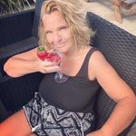 Tina Starkey - @tina.starkey.142 - Instagram