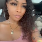 @_t.i.n.a_vee - Instagram
