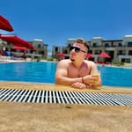 Byron Tito Velez - @byron_velez97 - Instagram