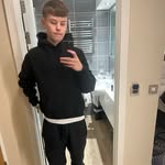 T - @toby.rose9 - Instagram