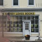 Tom Barney - @barney_loves_books - Instagram